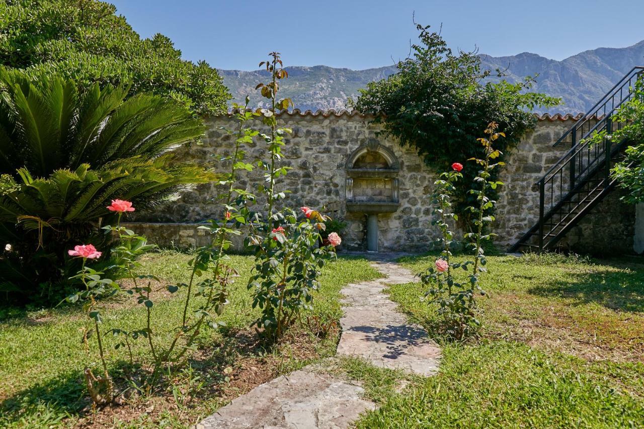 Mediterranean Holiday House & Apartments Kotor Exterior photo